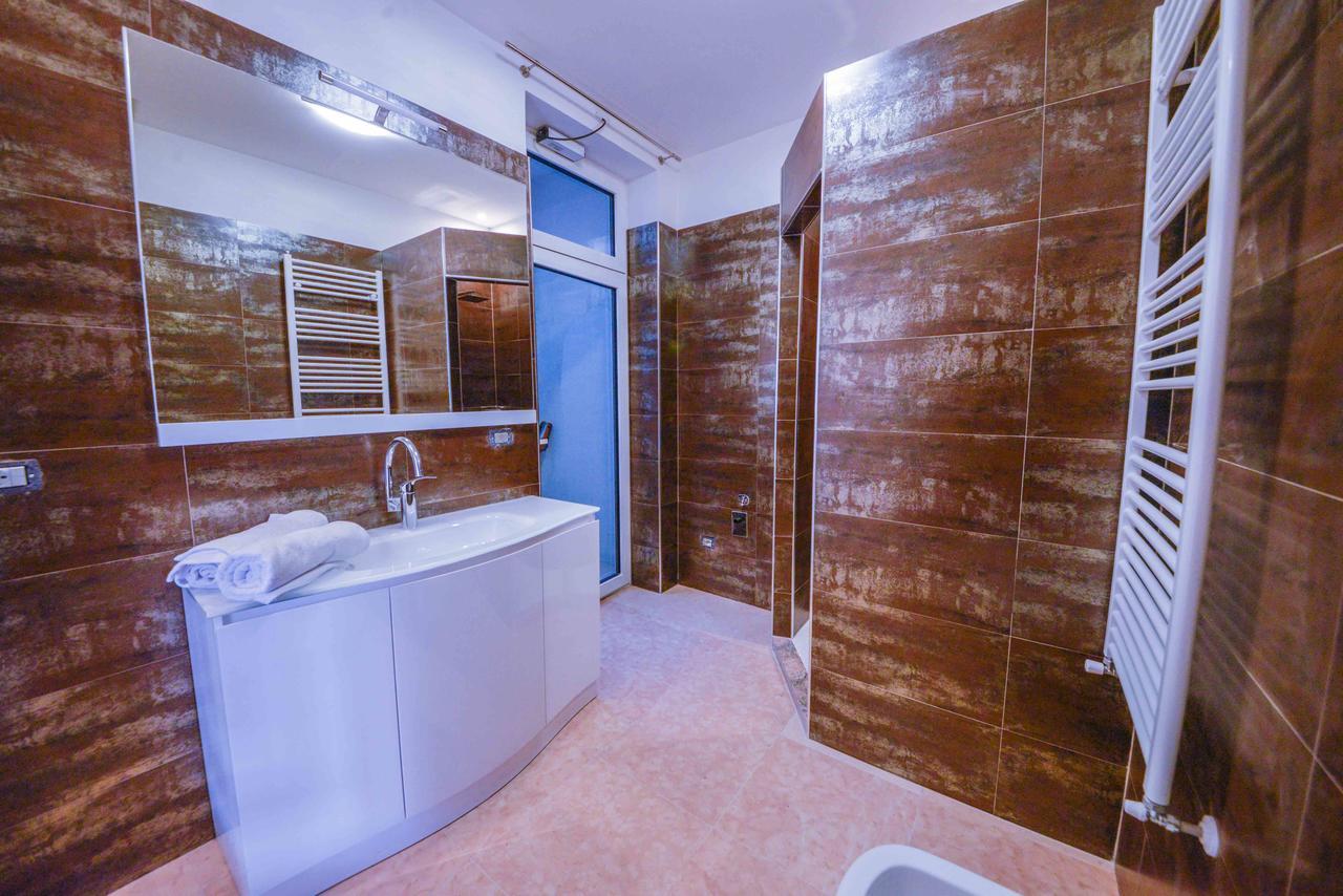 Villa Luxury House & Spa 加尔达湖滨 外观 照片